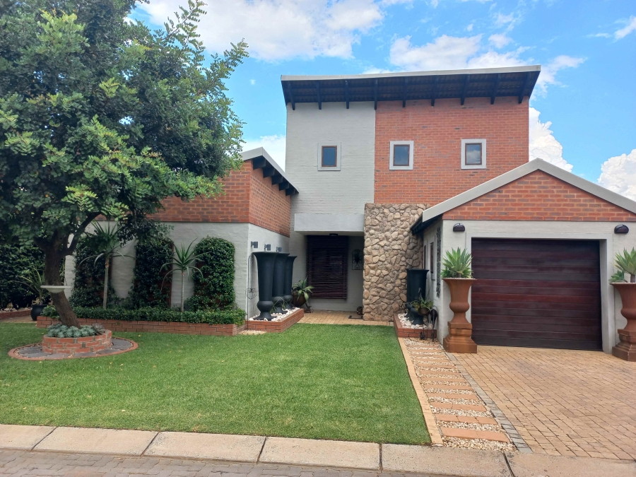 3 Bedroom Property for Sale in Waterval East North West